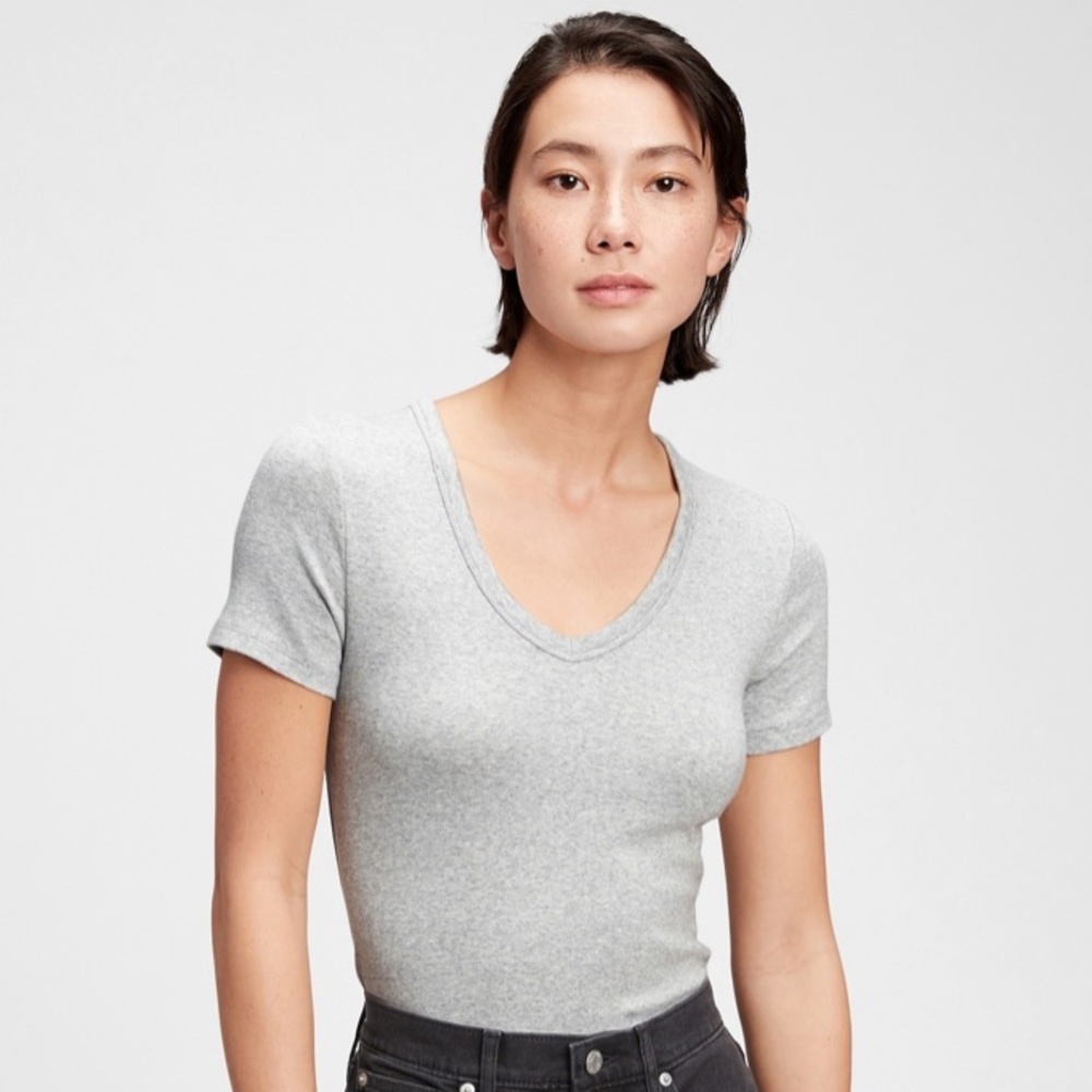 NWT Gap Grey Modern V-Neck Tee